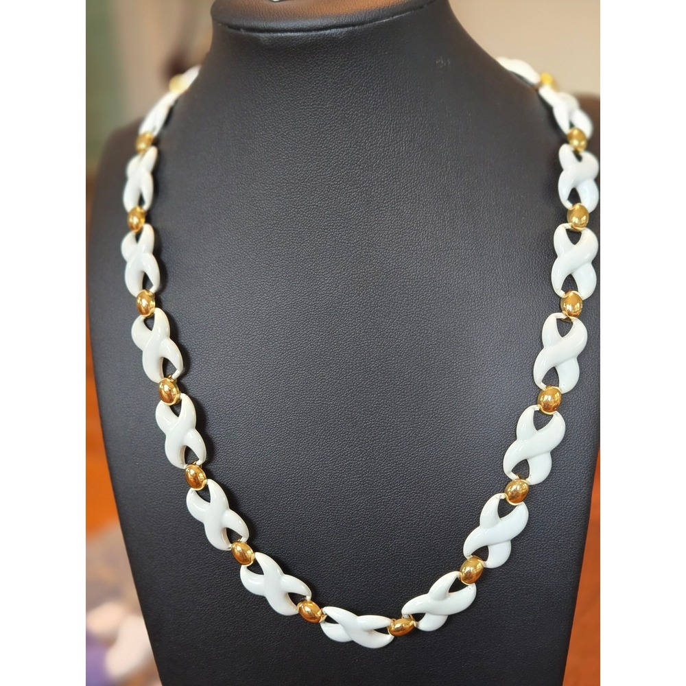 Napier White Enamel Necklace Earring Set Vintage Rare!